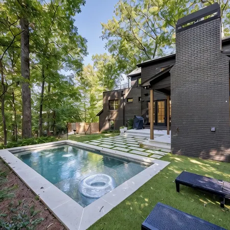 Buckhead Black House Spacious 5 Bedroom Mansion with Heated Pool - Lenox Atlanta