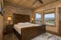Lagniappe  Lookout , Smoky Mountain View  Private Indoor Pool Hot Tub - Private Pools