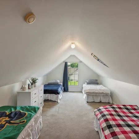 Minutes to ND-Sleeps 10+, Family+Pet-Friendly, Early Check-In, Big Yard & Clean! Hotels in Harris Township
