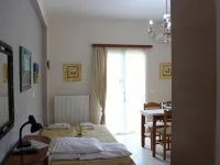 Villa Nefeli Hotel berhampiran Pantai Messonghi