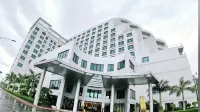 Grand hotel - parkir