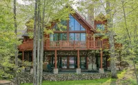 Luxury 7,500‑ Lakefront Lodge, Private Dock & Snowmobile Access - Wifi