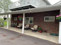Seneca Riverfront Spa! Hot Tub, Pool + Sauna! Pontoon Boat and Canoe Available! - Homestays