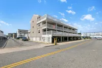5BR/4BA-Oceanview-Pool-Sundeck-Bike-Theater-Game Room-Sleep 16+ - 4-Star