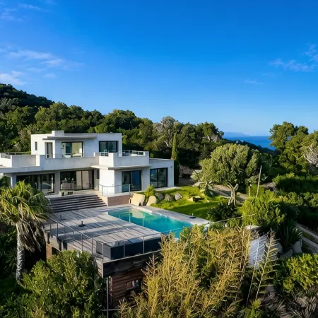Stunning 330 M2 VILLA—HEATED POOL—OCEAN and Mountain VIEWS—Sleeps 24