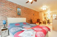 Private house with 4 separate apartments for families and friends - Villas