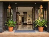 Ponburi Hotel - 2つ星
