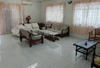 Gemas Homestay Ria - parking