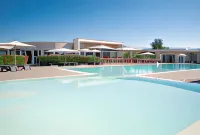 Vada Village - مسبح