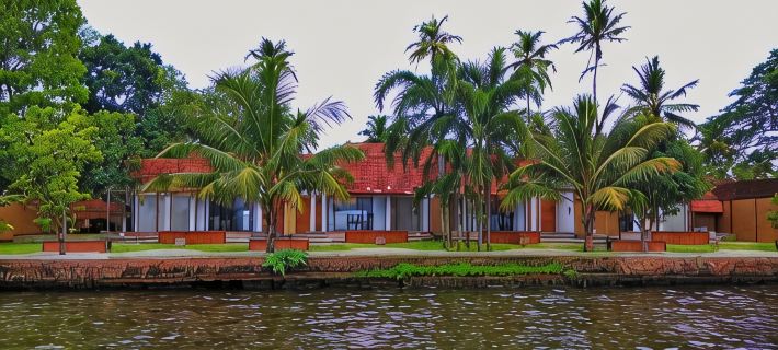 Punnamada Resort Hotels in Alappuzha