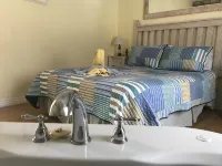 Whispering Waves Cottages - 4-Sterne