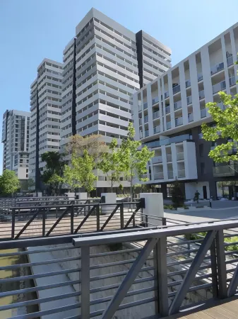 BatogoSpot Towers Отели рядом с достопримечательностью «Гидрополис»