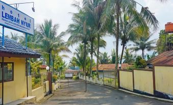 Hotel Lembah Nyiur Cikopo Mitra RedDoorz