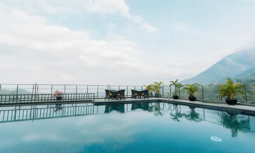 The Panoramic Getaway