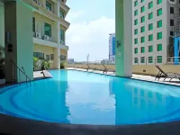 Mandarin Plaza Hotel - Kolam Renang