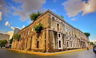 Riviera Mansion Hotel