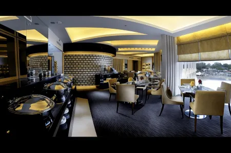 Grand Margherita Hotel Отели в г. Kuching Division