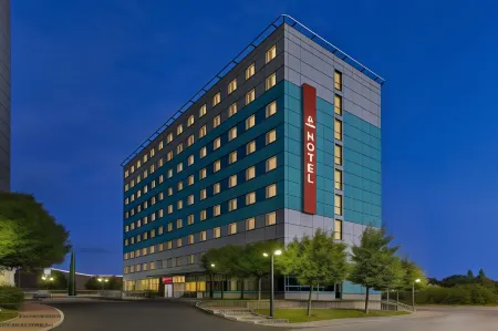 Amedia Express Prag, Trademark Collection by Wyndham Отели в г. Jesenice u Prahy