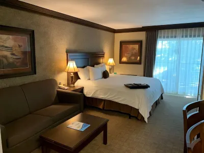 Fourwinds Lakeside Inn & Marina Hotels in Clear Creek Township