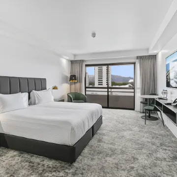 The Benson Hotel Отели в г. Кэрнс