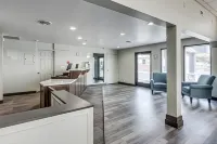 Days Inn & Suites by Wyndham Spokane