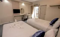Klang Muang @ Nongkhai Hotel