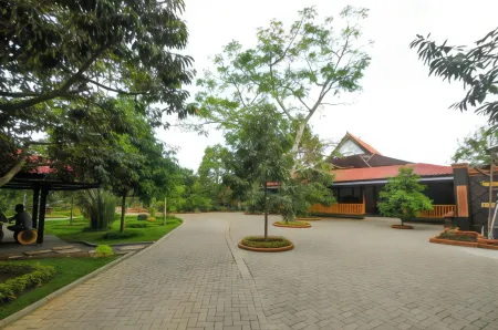 Hotel Butik Cafe & Resto Pesona Osing