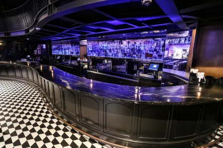 Paramount Hotel Times Square Отели рядом с достопримечательностью «Маджестик-театр»