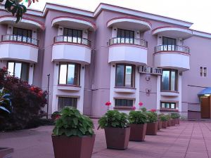 The Dhanhills - a Valley View Hotel in Panchgani