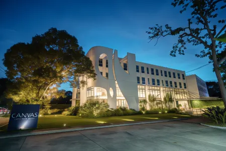 Canvas Boutique Hotel Отели рядом с достопримечательностью «Палаван Уайлдлайф Рескью энд Консервейшен Сентер»