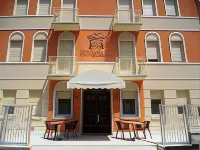 Hotel Villa Anthea فنادق في غرادا