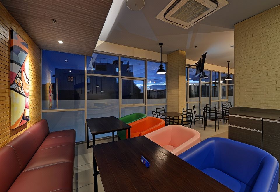 2. 팝 호텔 반자르..