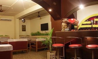 Hotel Parisutham