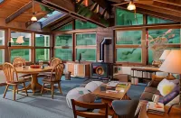 West Hill House B&B in MAD River Valley - parking