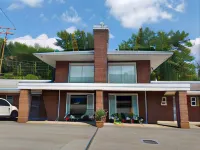 Melody Motor Lodge Hotels in Dunbar Township