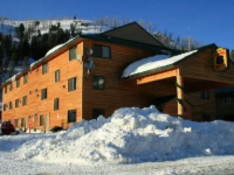 Super 8 by Wyndham Cooke City Yellowstone Park Area Hotels in Park County