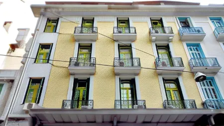 Zeus Hostel