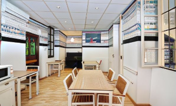 4. 필 호스텔스 시..