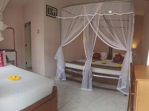 Wijenayake's - Beach Haven Guest House - Galle Fort