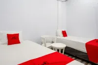 레드도어즈  스타이크 토라자  호텔