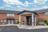 Quality Inn & Suites Mayo Clinic Area Hotels in Rochester