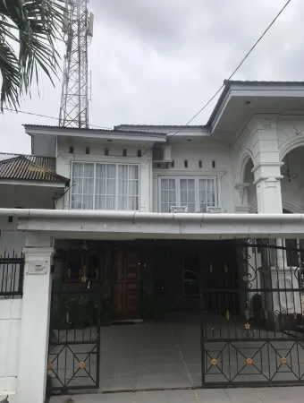 Ruby Exclusive GH (Uby) Отели в г. Gunung Pangilun