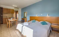 Captain Karas Holidays Apartments Hotels in der Nähe von Photo Studio Costa
