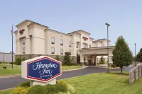 Hampton Inn Siloam Springs فنادق في Gentry