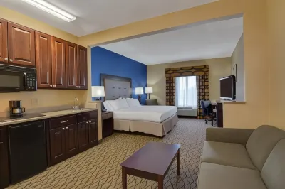 Holiday Inn Express & Suites Tower Center New Brunswick Hotels near Rutgers–New Brunswick