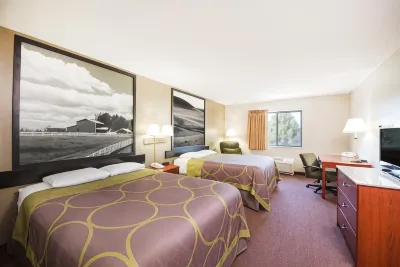 Super 8 by Wyndham Iola KS Hotels in Iola