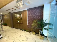 AK Hotel & Suites