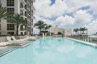 Tucker at Palmer Dadeland Miami