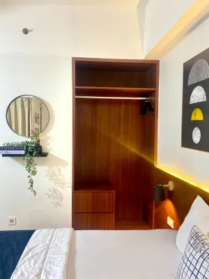 Cozy Studio at Gateway Park LRT City Bekasi Apartment By Travelio Отели в г. Pondok Gede