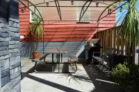 Black Rooster Guesthouse